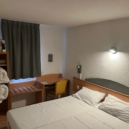 Brit Essentiel Hotel 2*