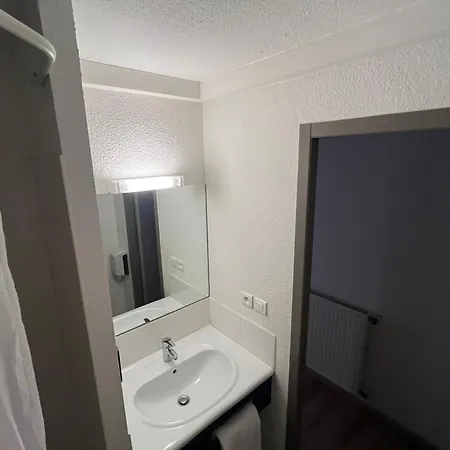 Hotel Brit Essentiel 2*