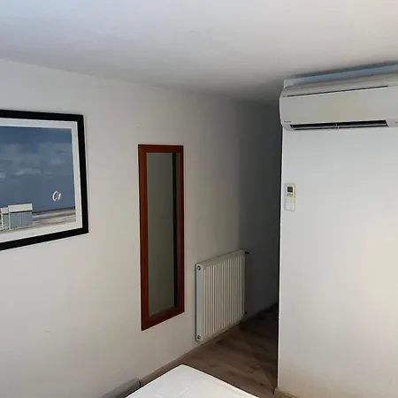 Brit Essentiel Отель Мийо