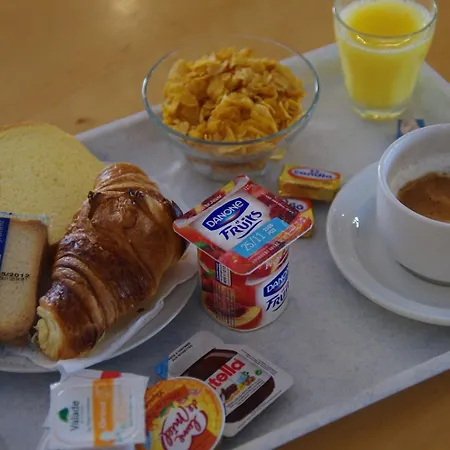 Hotel Brit Essentiel