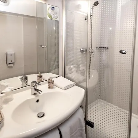 Brit Essentiel Otel Millau