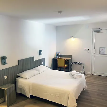 Brit Essentiel Hotel